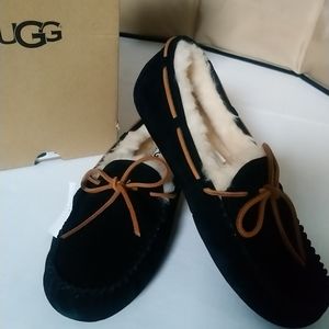 Ugg slippers 9